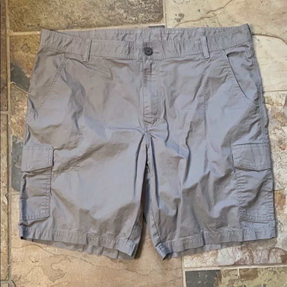 Columbia Sportswear Cargo Shorts Size 42